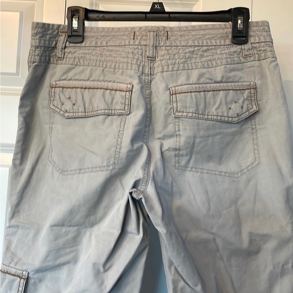 Eddie Bauer Gray Cargo Straight Leg Capri Pants Women’s 6 Pockets - Picture 5 of 8